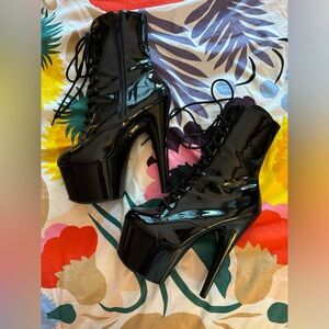 Pleaser 1020 Shoes - Size 9